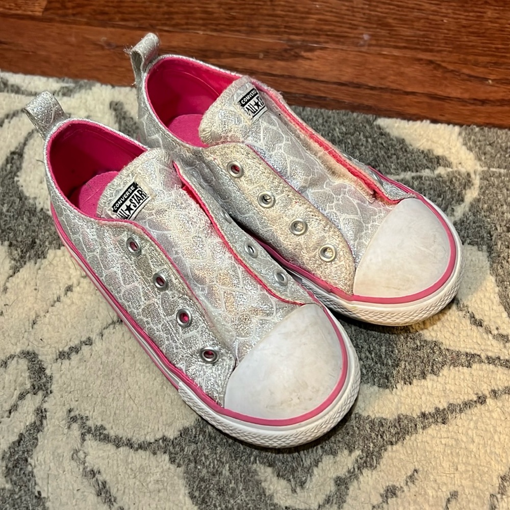 Velcro converse